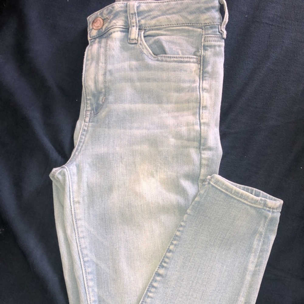 American Eagle Light Wash Jeans
